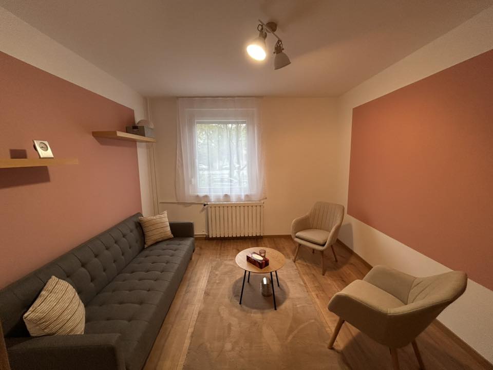 Hasonló hangulatos berendezésű szobákban találkozunk!